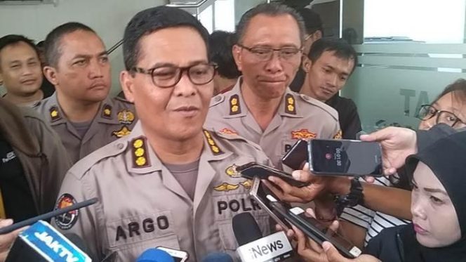 
					Dua Perempuan Terkait Video Ancaman Ke Jokowi Diamankan Polda Metro Jaya, Satu Diantaranya Sudah Ditetapkan Sebagai Tersangka