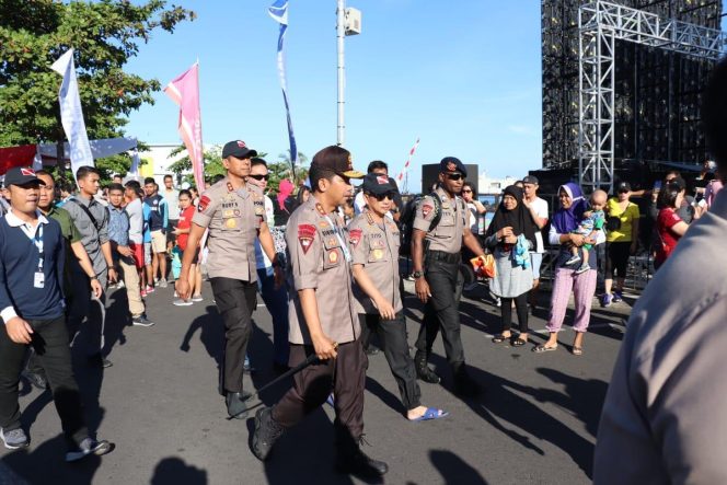 
					Kapolri, PJU Mabes Polri, Hingga Kapolda Ikut Pecahkan Rekor Dunia Selam Di Manado