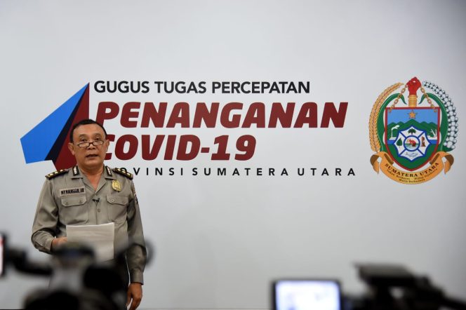 
					Ket poto : Kasubdid Penmas Polda Sumut AKBP MP Nainggolan, Kamis (26/3), saat memberikan keterangan pers di Media Center Gugus Tugas Percepatan Penanganan Covid-19 Provinsi Sumut di Lantai 6 Kantor Gubernur Sumut, Jalan Diponegoro No. 30, Medan, Kamis (26/3/2020). (ist)