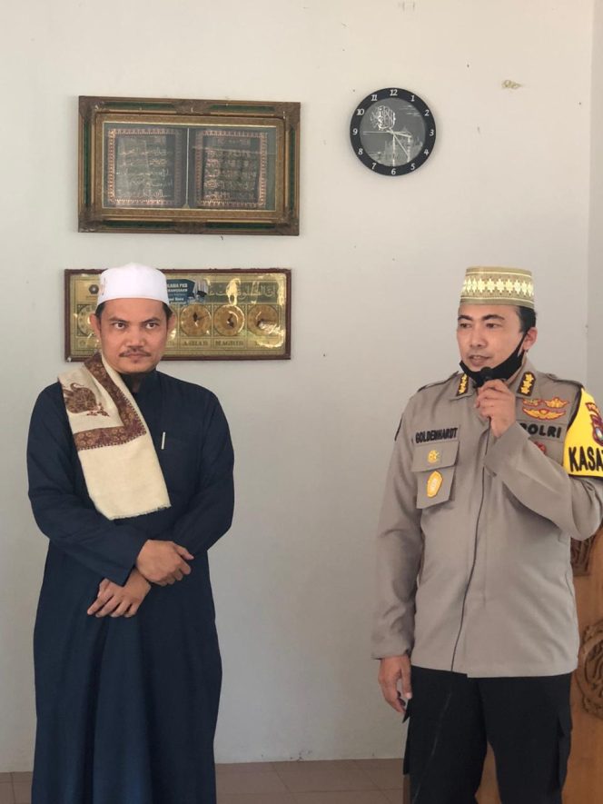 
					Hari Santri Nasional,Kamtibmas Polda Kepri Silahturahmi  ke Pondok Pesantren Darul Falah.