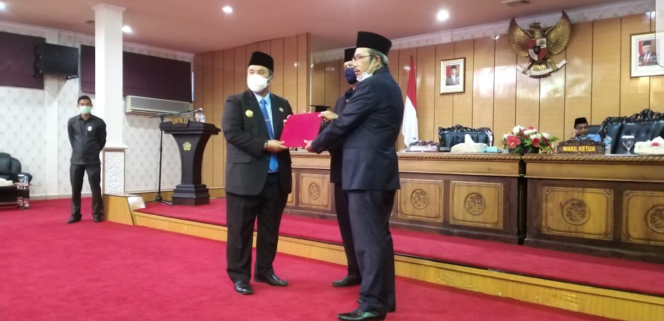 
					APBD Karimun Tahun 2021 Disahkan Rp. 1,206 Triliun.