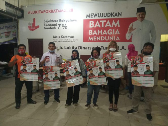 
					Jelang Minggu Tenang 44 Team Relawan Calon Walikota dan Wakil Walikota Batam Lukita – Basyid Gelar Ramah Tamah di Rumah Bahagia Team Kemenangan.