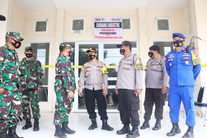 
					Usai Pemungutan Suara, Kapolres Karimun Cek Penyimpanan Logistik .