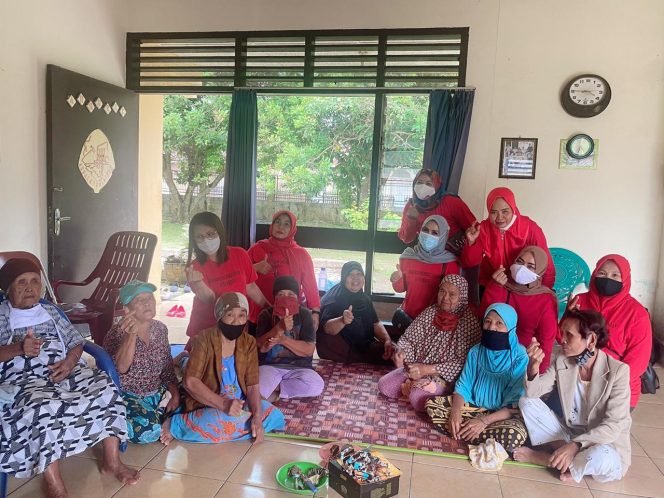 
					Peringati Hari Ibu, Majelis Taklim DPC PDI Perjuangan Kota Medan Kunjungi Panti Jompo