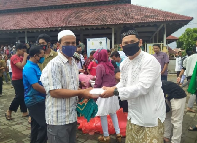 
					Jumat Berkah Kabaharkam Polri Bersama Prima DMI Berbagi Nasi Box