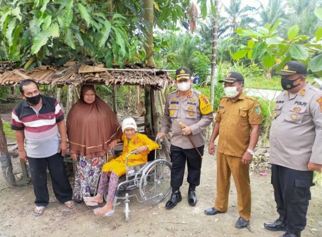 
					Kapolres Batubara Berikan Kursi Roda Ke Ibu Yayang Tepat Dihari Ibu Nasional