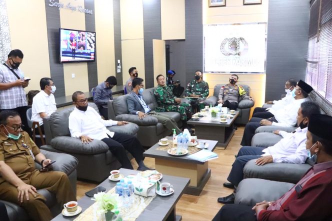 
					Gelar Pertemuan Dengan Forkopimda, Kapolres Karimun:  Mari Kita Jaga Kabupaten Karimun Dengan Persaudaran Yang Damai, Lancar dan Kondusif