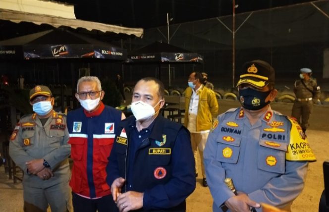 
					Kapolres Batubara AKBP Ikhwan Lubis Bersama Bupati Ir.Zahir Longmars Patroli Skala Besar Di Malam Pergantian Tahun