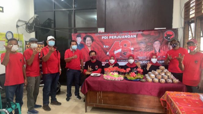 
					Rayakan HUT 48 PDI Perjuangan,  DPC Kota  Medan Tanam Pohon Disejumlah Titik
