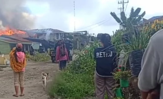 
					Dua Unit Rumah Habis Di Lalap Sijago Merah Di Kecamatan Purba