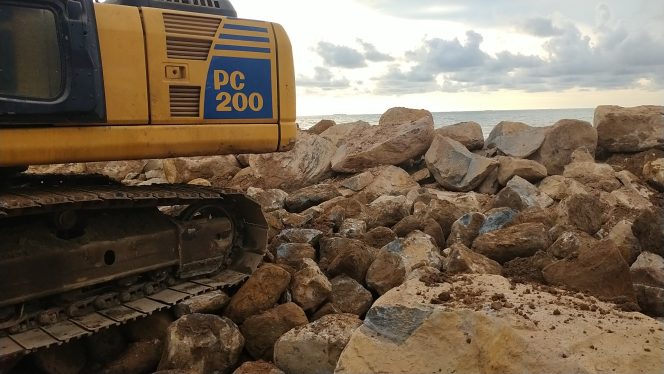 
					Atasi Abrasi Pantai Padang, BNPB Kucurkan 19 M