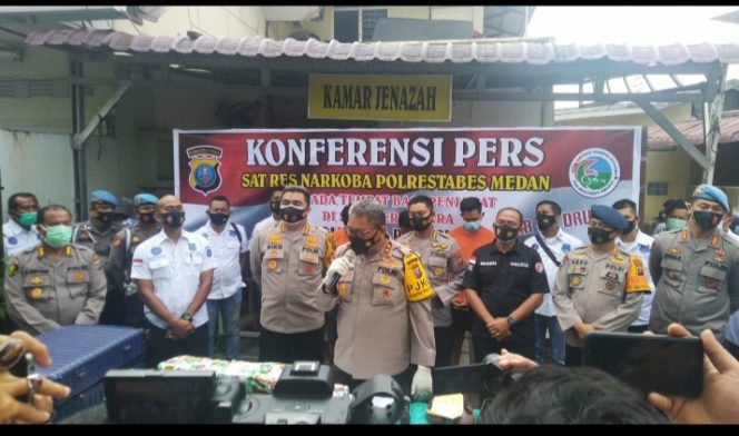
					Kapoldasu Paparkan Pengedar Sabu Antar Provinsi Tewas Saat Polisi Melakukan Penangkapan