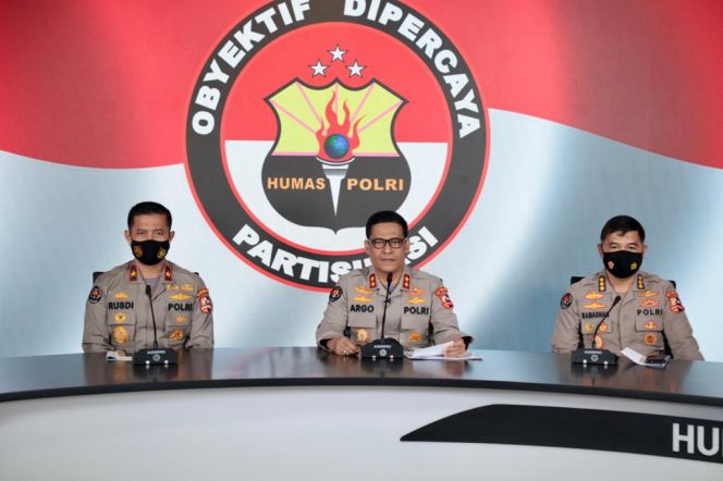
					Jadi Tersangka Dugaan Rasisme, Bareskrim Jemput Paksa Ambroncius Nababan