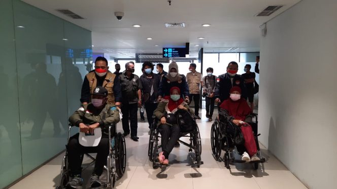 
					Benny Ramdhani Peduli, Jemput 3 PMI Sakit Dari Taiwan