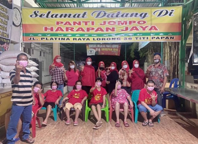 
					Imlekan Banteng, Majelis Taklim PDI Perjuangan Medan Kunjungi Panti Jompo Harapan Jaya