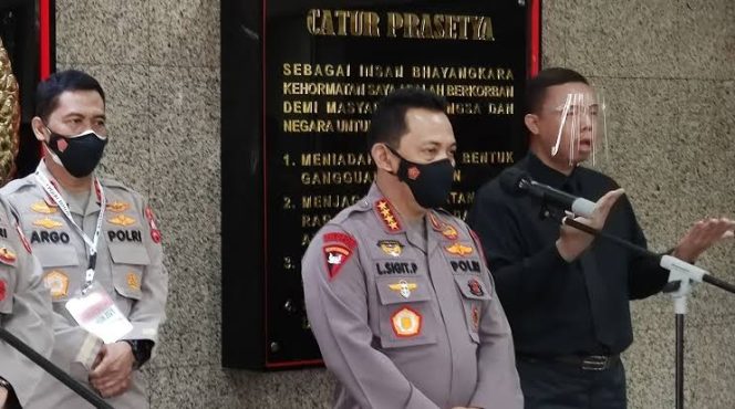 
					Kapolri : Pelapor UU ITE Harus Korban, Tak Bisa Diwakilkan