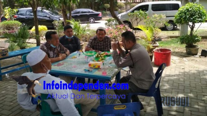 
					Jajaran Polsek Medan Area Sholat Jumat Berjamaah Serta Binluh Harkamtibnas di Komplek Tangguh
