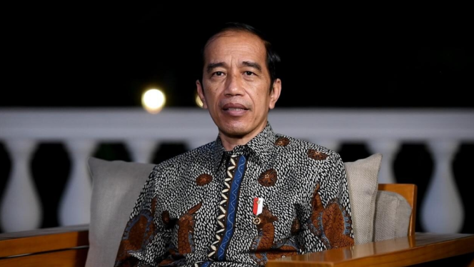 
					Ket foto: Presiden Joko Widodo menyampaikan pernyataan di Istana Merdeka, Jakarta, pada Jumat, 26 Maret 2021. Foto: BPMI Setpres

