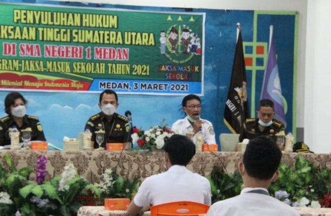 
					Penyuluhan Hukum Kejatisu Gelar Jaksa Masuk Sekolah di SMAN 1 Medan