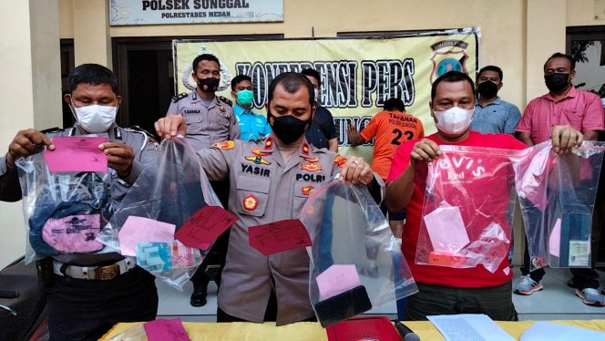 
					Kapolsek Sunggal Rilis Kasus Suami Bunuh Istri