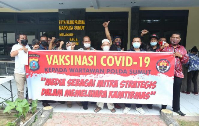 
					Wartawan Unit Polda Sumut Ikuti Vaksinasi