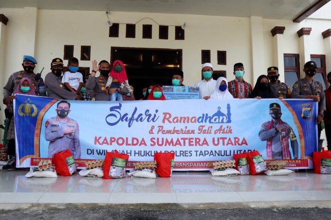
					Safari Ramadhan di Polres Taput, Kapoldasu Berikan Sembako Kepada 23 Anak Yatim