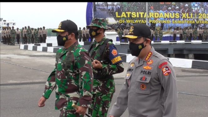 
					Kapolri dan Panglima Buka Latsitarda Nusantara XLI