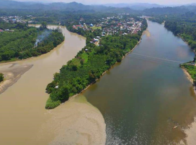 
					Ket foto: Sungai Malinau tercemar limbah Tambang batubara PT KPUC Desa Langap Sengayan Kec. Malinau Selatan, Malinau.