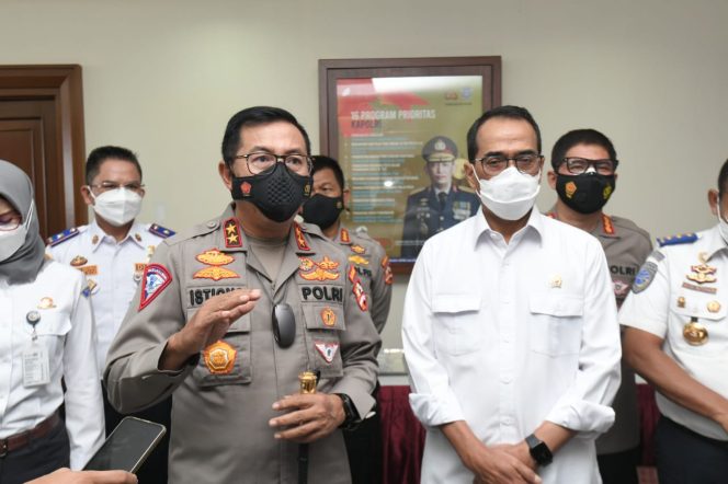 
					Bahas Larangan Mudik Bareng Menhub, Kakorlantas Siapkan 333 Titik Penyekatan