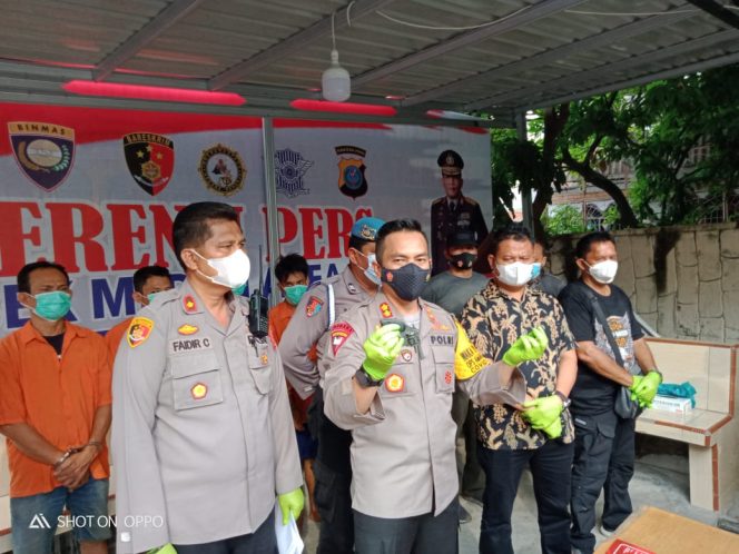 
					Wakapolrestabes Paparkan Kasus Senpi Bodong Di Polsek Medan Area