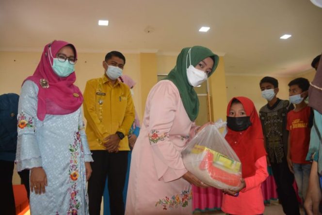 
					LKKS Agam Santuni Anak Yatim dan Duafa di Kamang Magek dan Palupuah