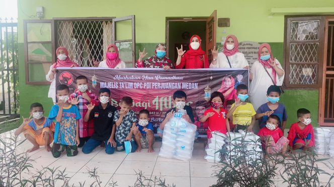 
					Jelang Lebaran, Majelis Taklim PDI Perjuangan Medan Bagikan Tali Asih Ke Panti Asuhan