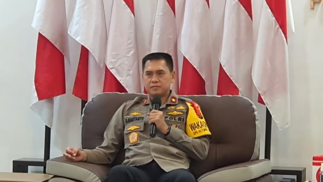 
					Polri Berkomitmen Tingkatkan Pelayanan Kepada Masyarakat Melalui Call Centre 110