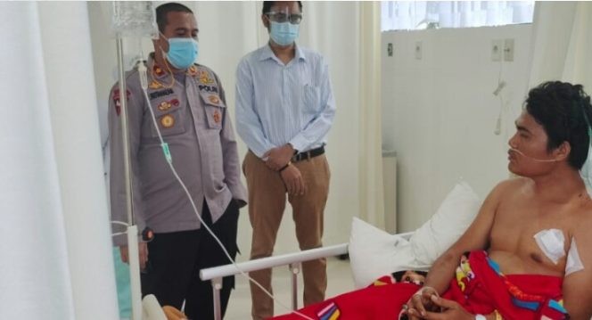 
					Kapolsek Medan Helvetia Jenguk Korban Begal, Ini Reaksinya