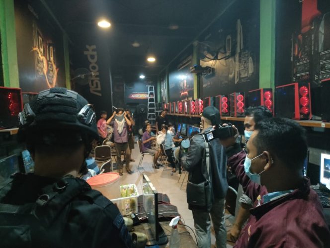 
					Ops Yustisi KYRD Percut Sei Tuan Sasar Sejumlah Warnet Dan Rental PS