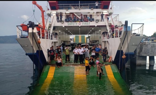 
					Polres Samosir Selidiki Jatuhnya 1 Unit Mobil Toyota Avanza ke Danau Toba