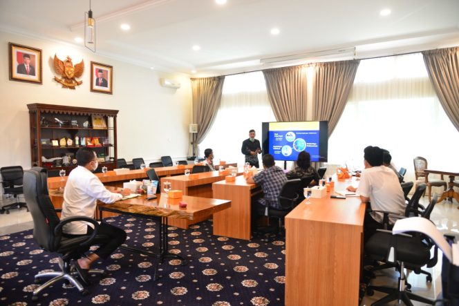 
					Ketua FABB: Dalam Memperoleh Waktu Dan Kesempatan Dari Wagubsu, Salah Satu Program Kerjanya Dalam Upaya Peningkatan Hasil Tangkap Nelayan Tradisionil Melalui Rehabilitasi Kawasan Laut Berbasis Rumpon Terpadu