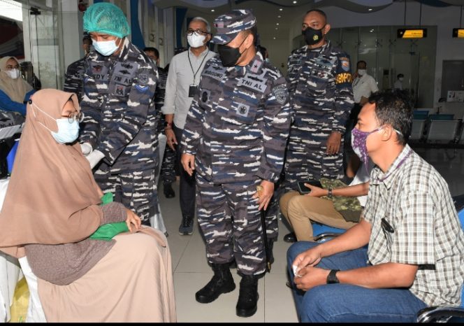 
					Kembali Lagi TNI AL – Lantamal I Laksanakan Serbuan Vaksinasi Kepada Mayarakat Maritim Memasuki Hari Ketiga