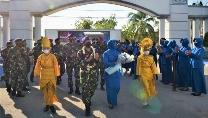 
					Tradisi Acara Penyambutan Komandan Lantamal I Yang Baru