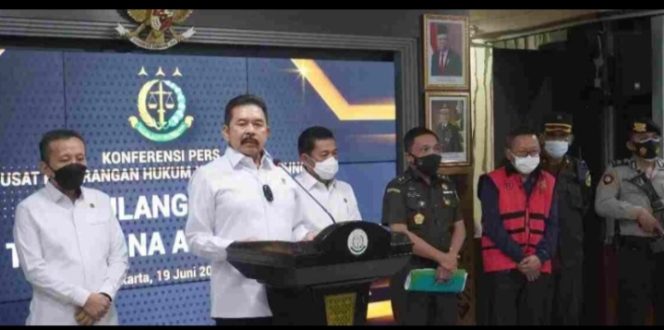 
					Kejaksaan Agung Berhasil Bawa Pulang Adelin Lis Buronan Kasus Korupsi Dan Pembalakan Liar Dari Singapura Ke Jakarta