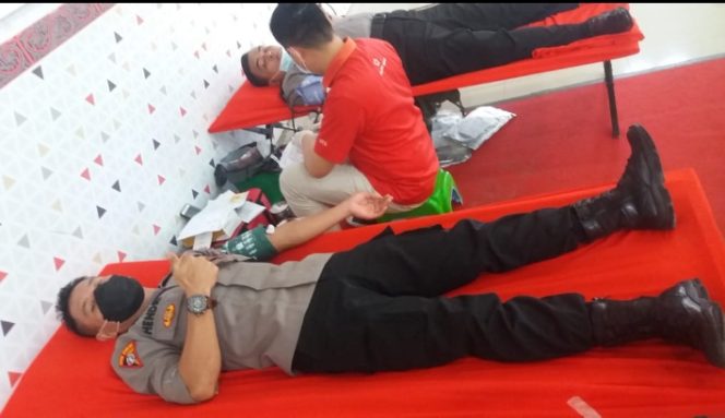 
					Menyambut HUT Bhayangkara ke 75 Polres Belawan Adakan Kegiatan Donor Darah Dan Bakti Sosial