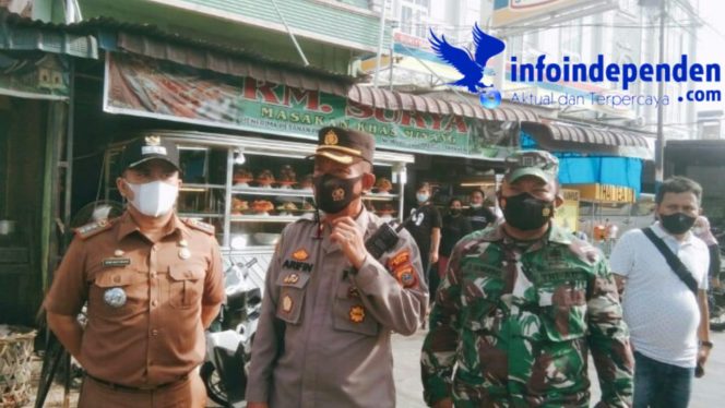 
					Hari Keempat PPKM Darurat, Polsek Medan Timur Bersama 3 Pilar Lakukan Penindakan