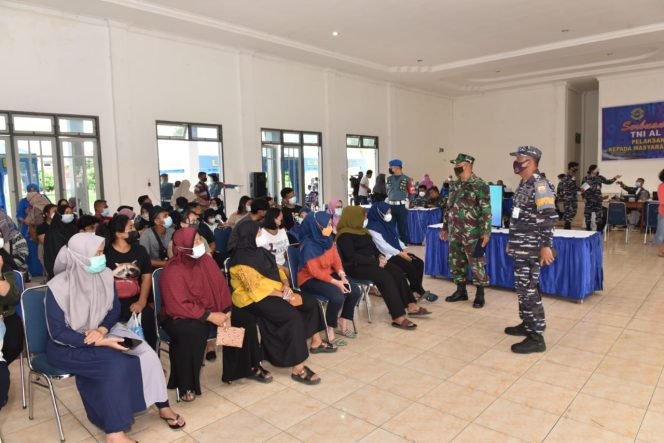
					TNI AL Lantamal I Belawan Kembali Gelar Serbuan Vaksinasi Massal Kepada Masyarakat Maritim Kota Medan