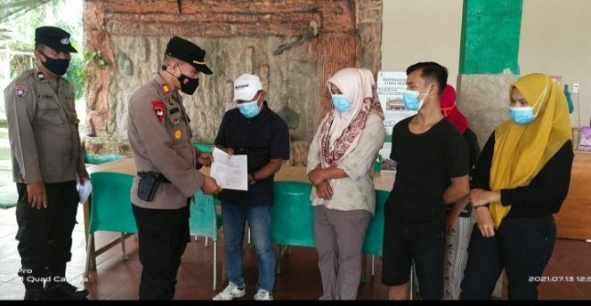 
					Polsek Percut Sei Tuan Laksanakan Ops Yustisi dan Sosialisasi PPKM Darurat