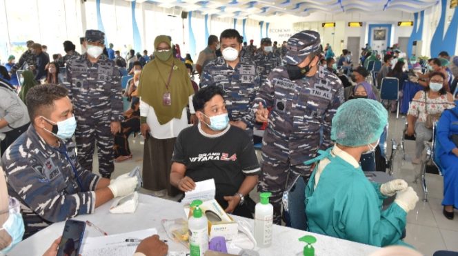 
					Untuk Melengkapi Vaksinasi Dosis Ke-2,TNI AL Lantamal I Belawan Kembali Gelar Serbuan Vaksinasi Covid-19,Antusias Masyarakat Kota Medan Sangat Tinggi