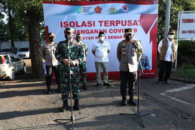 
					Panglima TNI Bersama Kabaharkam Polri Dan Kepala BNBP, Tinjau Isolasi Rumdin Walikota Semarang