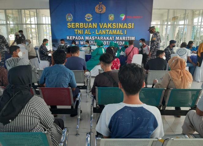 
					Serbuan Vaksinasi Massal Kepada Masyarakat Maritim Kota Medan Gencar Dilaksanakan Pangkalan Utama TNI Angkatan Laut I Belawan