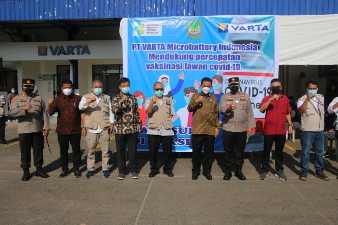 
					Kapolresta Barelang Dampingi Gubernur, Waka Polda Kepri Tinjau Pelaksanaan Vaksin Pekerja Industri