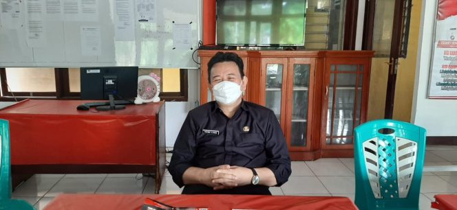 
					Ket foto : Kapala Dinas Pendidikan Pemuda dan Olah Raga (Dispora), Dr. Fietber Raco M.Si.