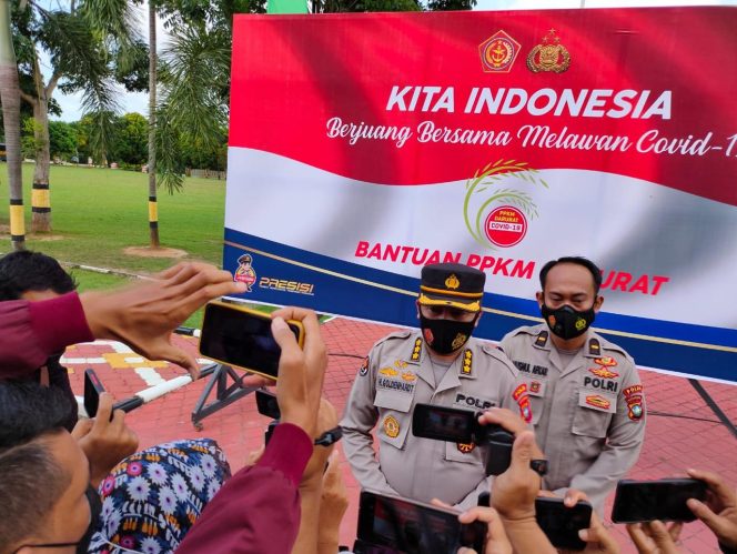 
					Polda Kepri Bagikan 2,5 Ton Beras Kepada Masyarakat Yang Terdapak Pelaksanaan PPKM Darurat